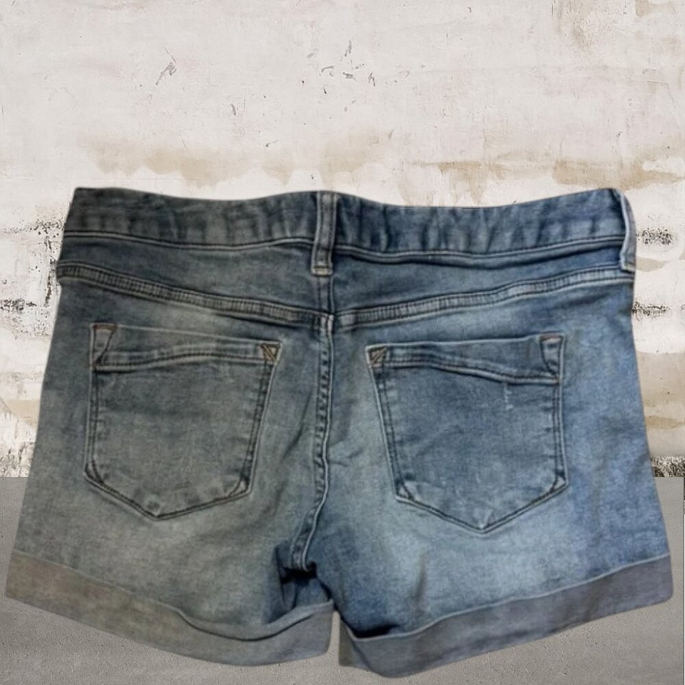 Express Women's Ultimate Stretch Blue Jean Shorts Distressed Low Rise Size 2 - Picture 3 of 6